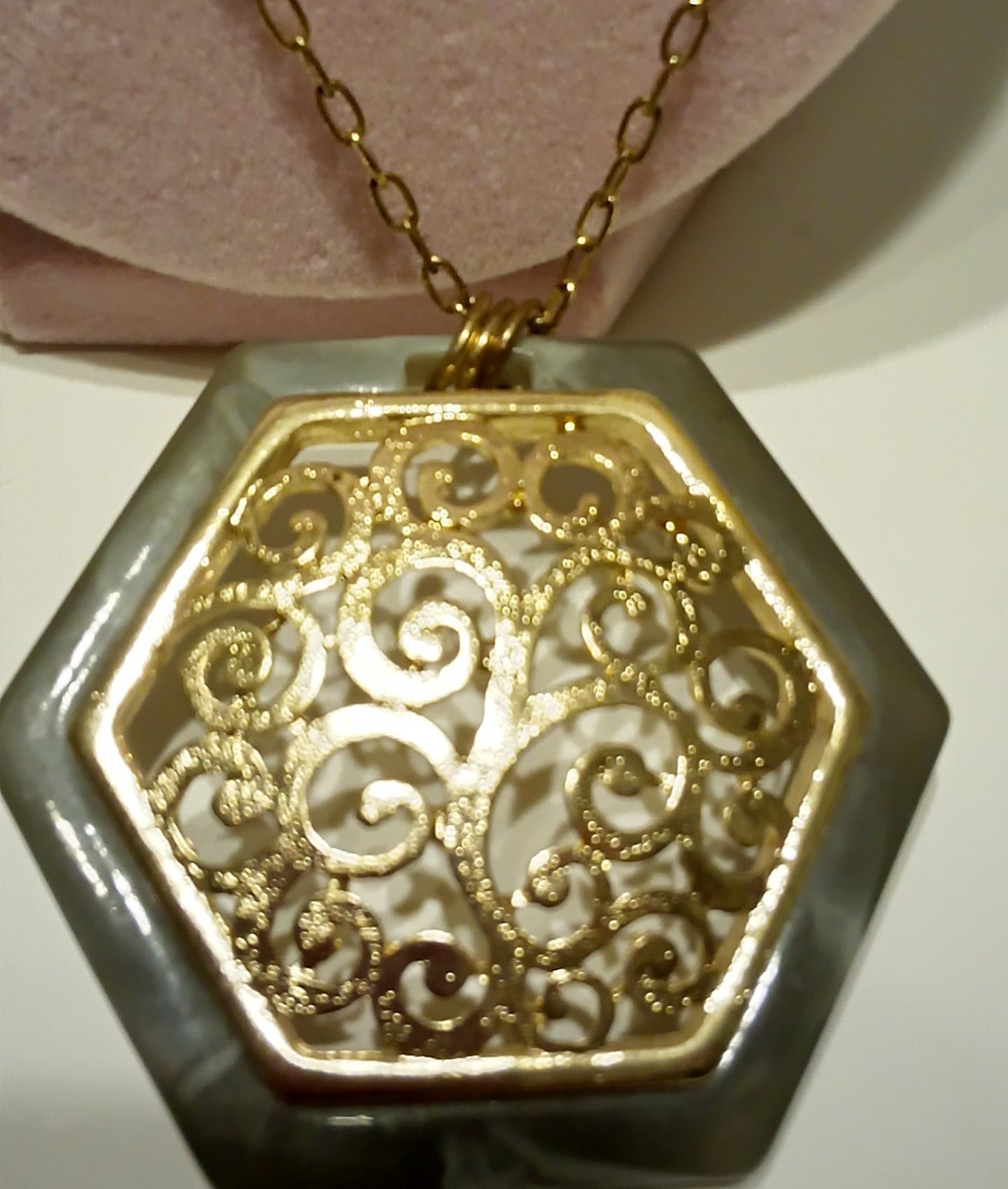 necklace for women; gold tone chain w/ pendant; costume Jewelry