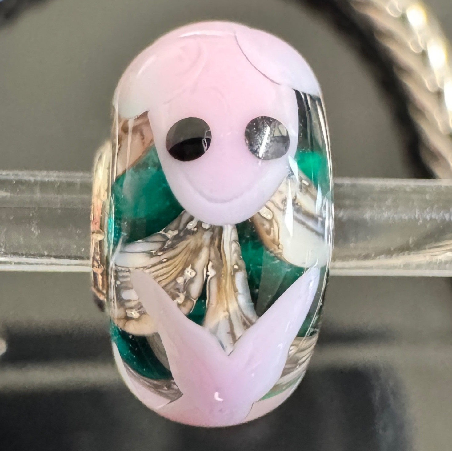Trollbeads UNIQUES Critters Beautiful Pink Fish Green Base charm