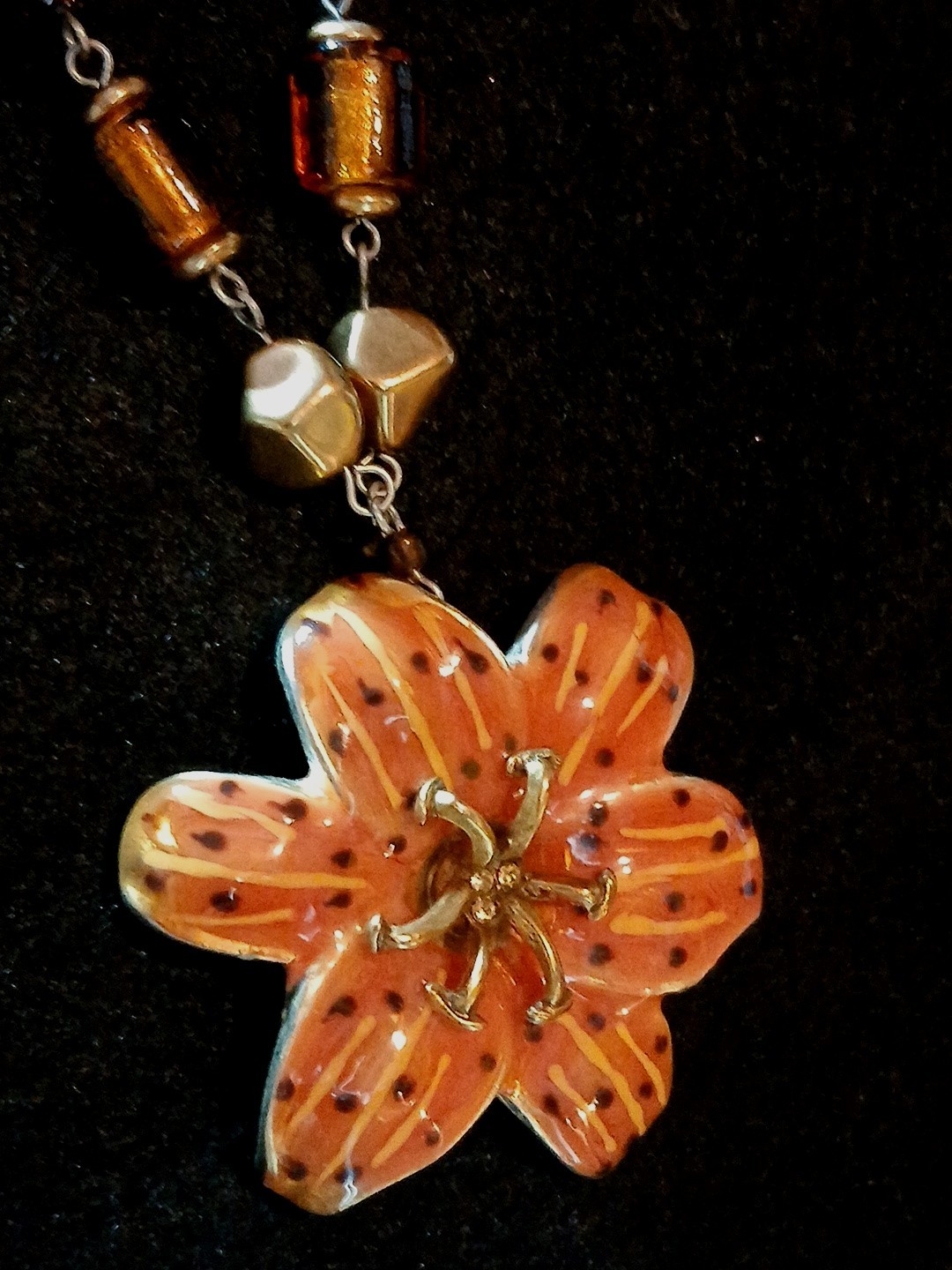 Chico’s Heavy 69g Orange Lily Necklace Amber Glass Gold Tone Statement Bold