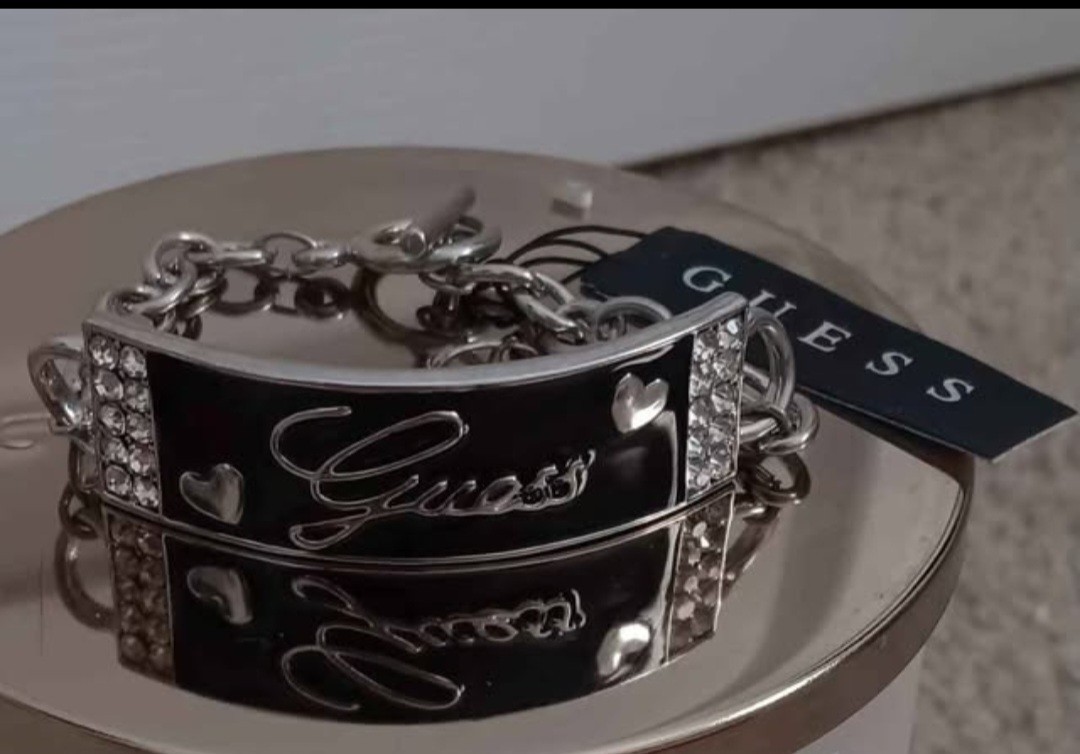 GUESS Silver Tone Metal Ladies Bracelet