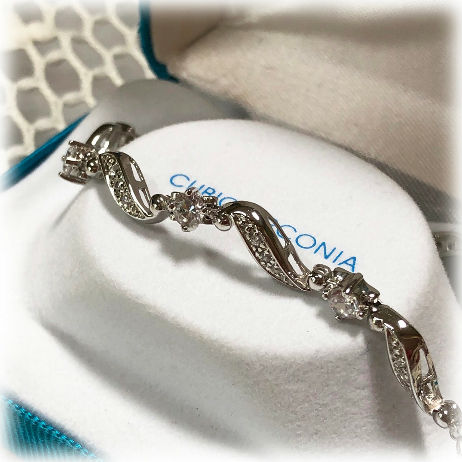 Stunning White CZ Woman’s Silver Bracelet 7.0-7.5in” NIB Presentation Clamshell