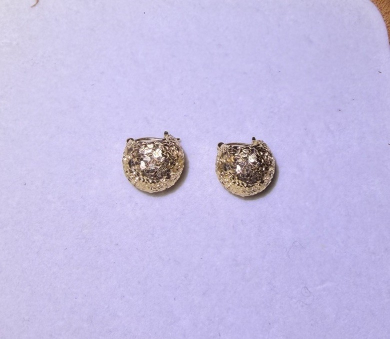 18K Solid Gold Sparkling Huggie Hoop Earrings AU750 Diamond-Cut Finish 4.6g