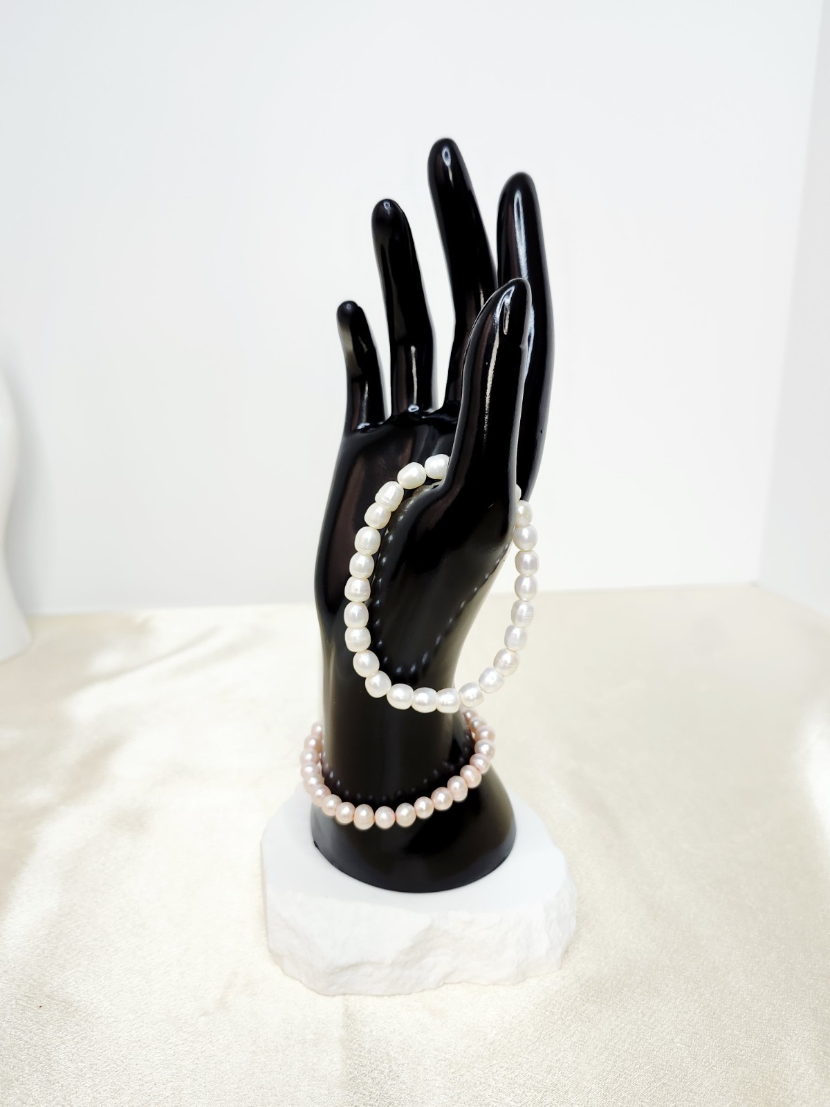 2 Natural Freshwater Pearls Stretch Bracelets – 1 White And 1 Pale Pink