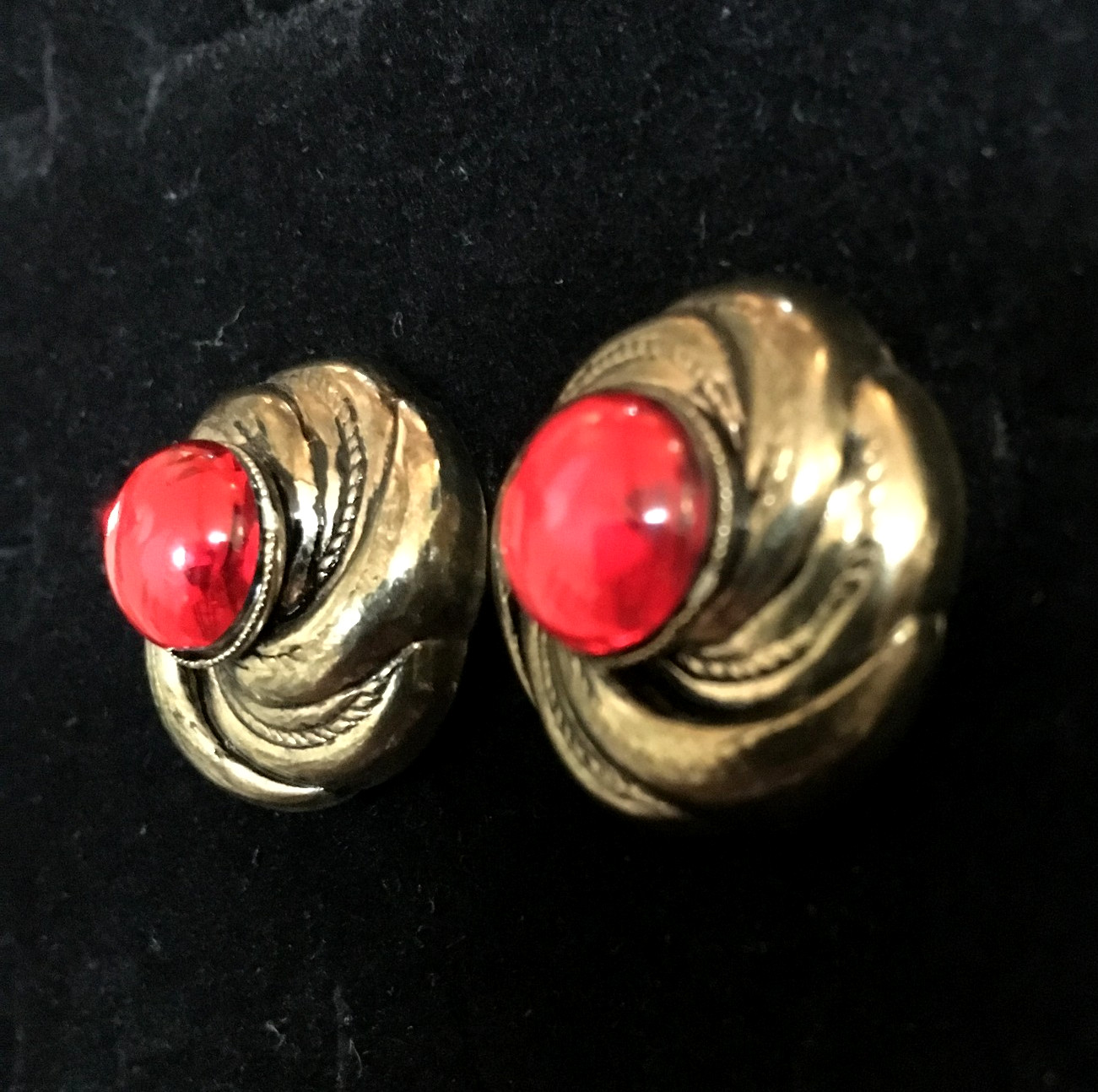 Vintage Cabochon Earrings Pierced Firey Red Brass Tone Dome Retro 80’s Statement