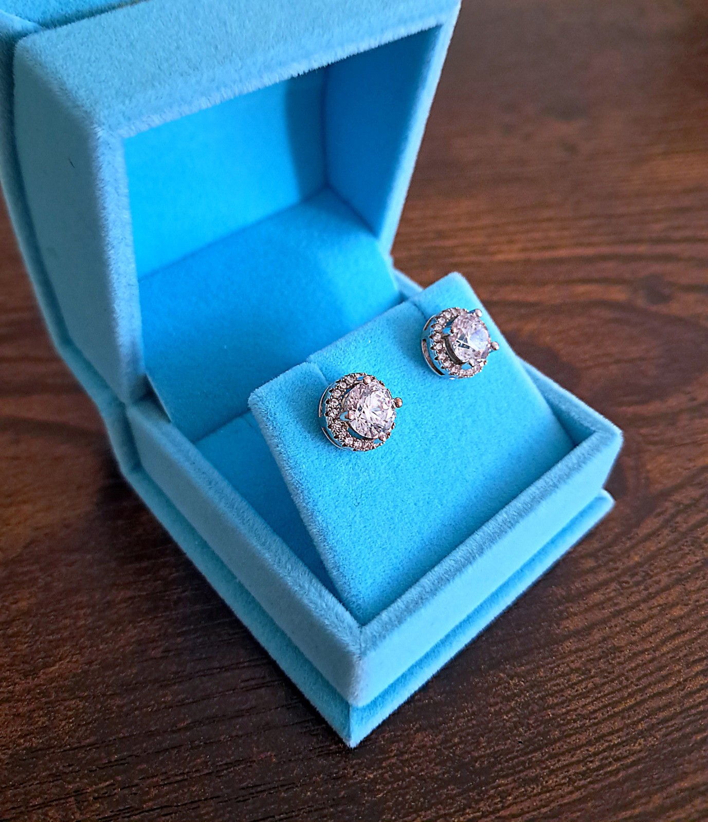 50% OFF! Jared 3 CT White Sapphire Stud & Halo Earring Set (Retail $479.99)