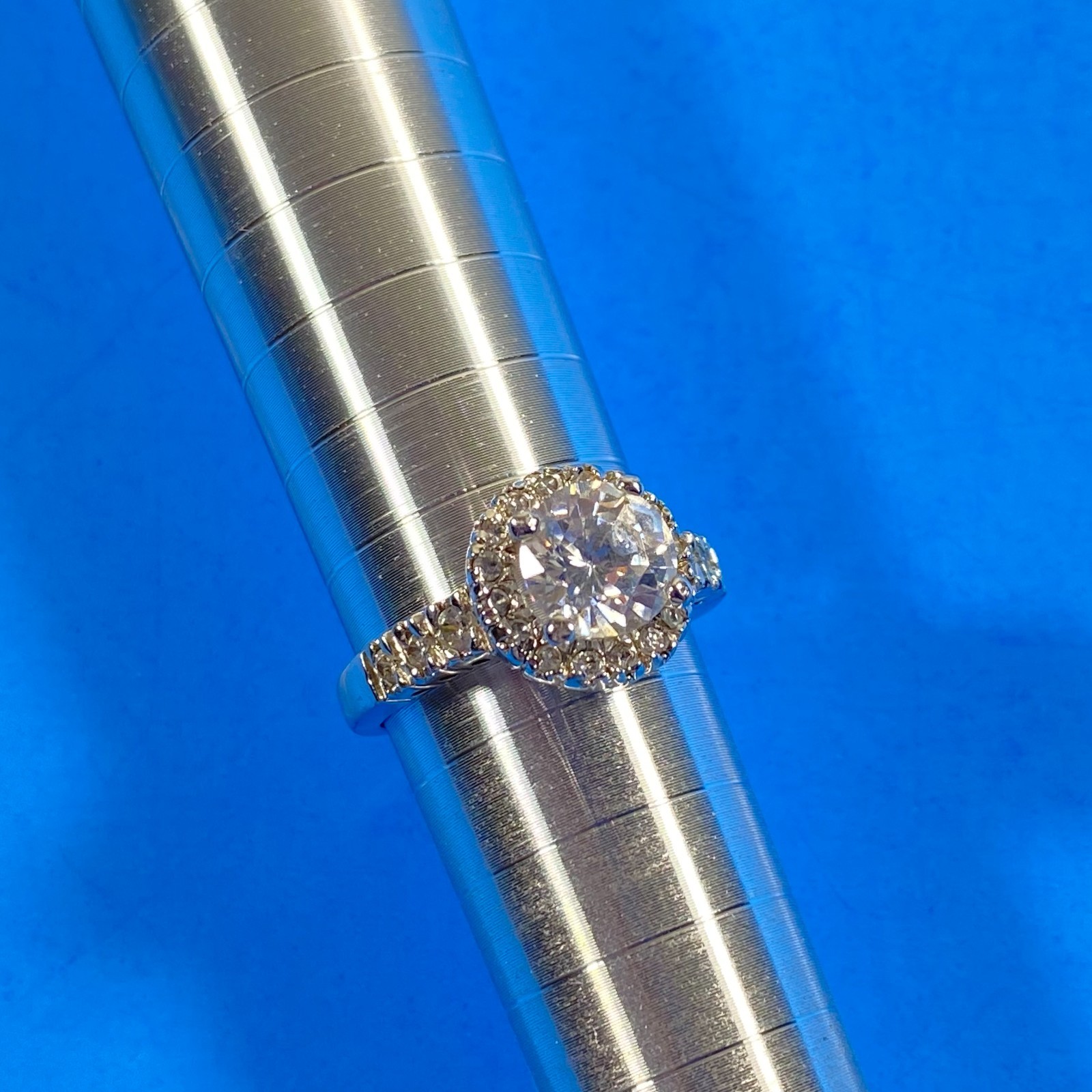 Lia Sophia Round Crystal CZ Halo Setting Ring Silver Tone Pave Size 8 Very Good