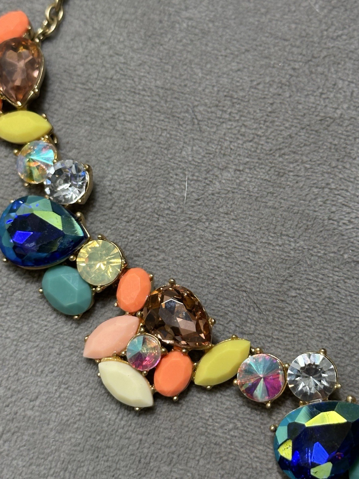 J Crew Paint Party Faceted Crystal Necklace 16-18″ Goldtone Blue Coral Aurora