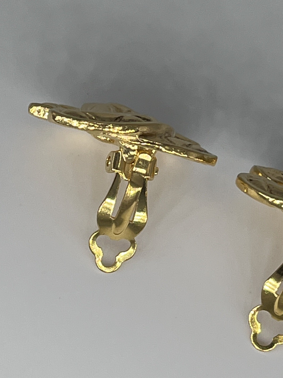 Authentic Vintage Chanel CC Logo Matelasse Quilted 24K GP Clip On Earrings 2433