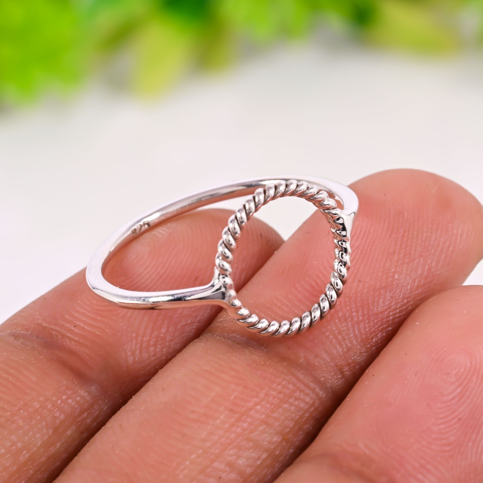 Silver Tone Twisted Rope Open Oval Ring Minimalist Geometric Statement Jewelry