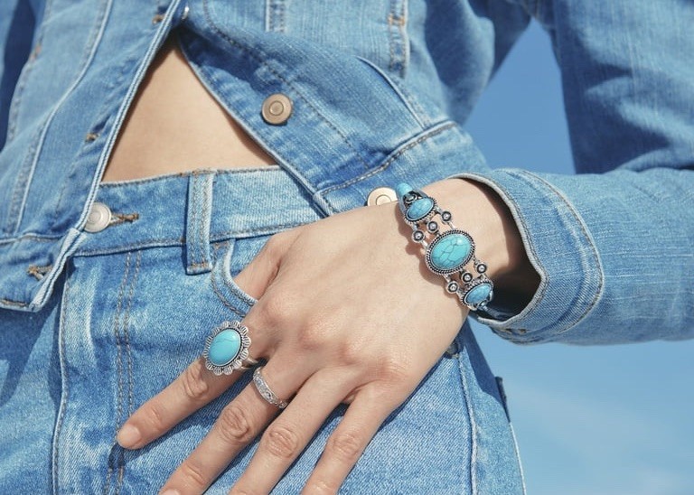 Jessica Simpson Women’s Faux Turquoise Stretch Bracelet & Ring Western Classic
