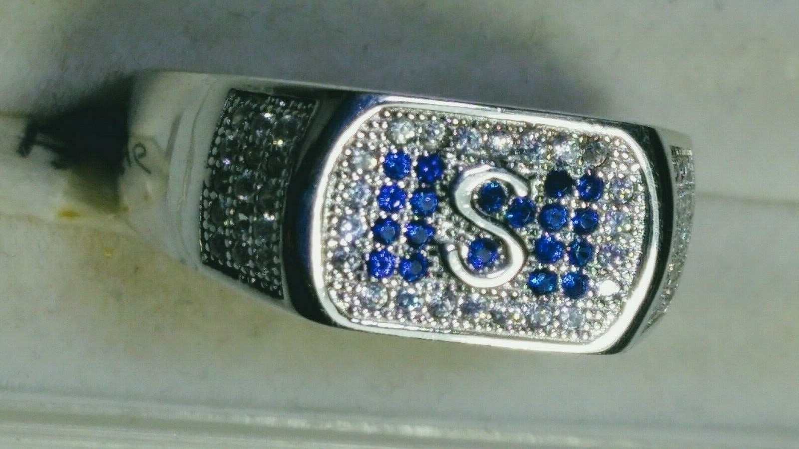 CHARMING DESIGNER CZs SET RING IN STERLING SILVER.925 RING SIZE 9.0-9.25!