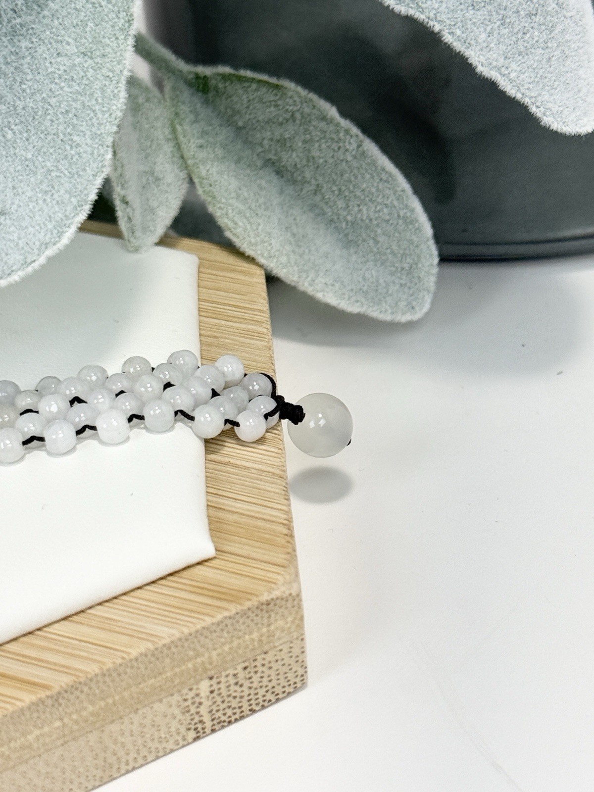 Jadeite White/Yellow Bead Bracelet Size: 6IN Width: 15/4MM