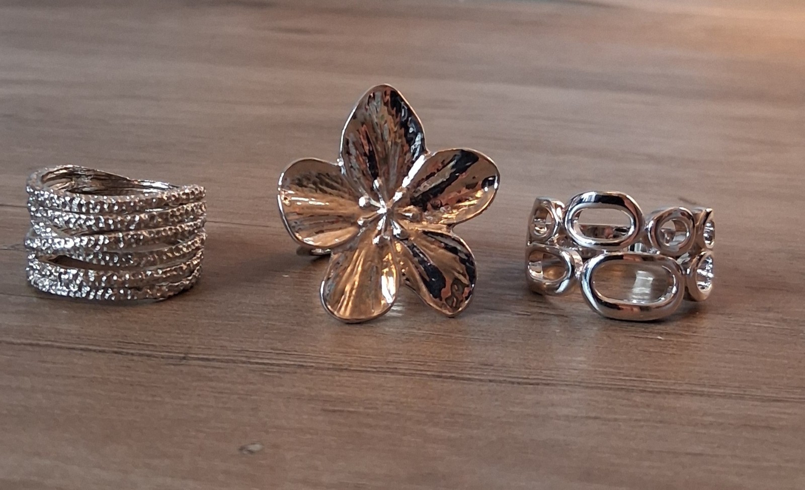 Lot of 3 silver tone rings of different sizes