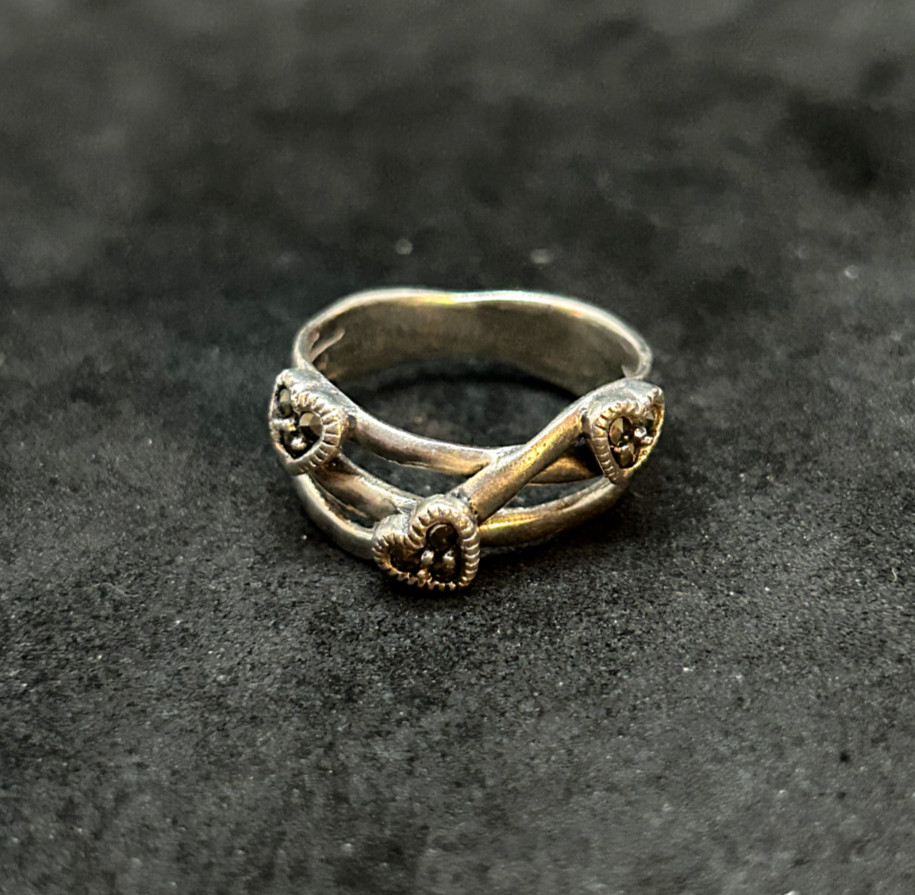 925 Sterling Marcasite Hearts Ring 8mm Sz 6.5 – 3.59g