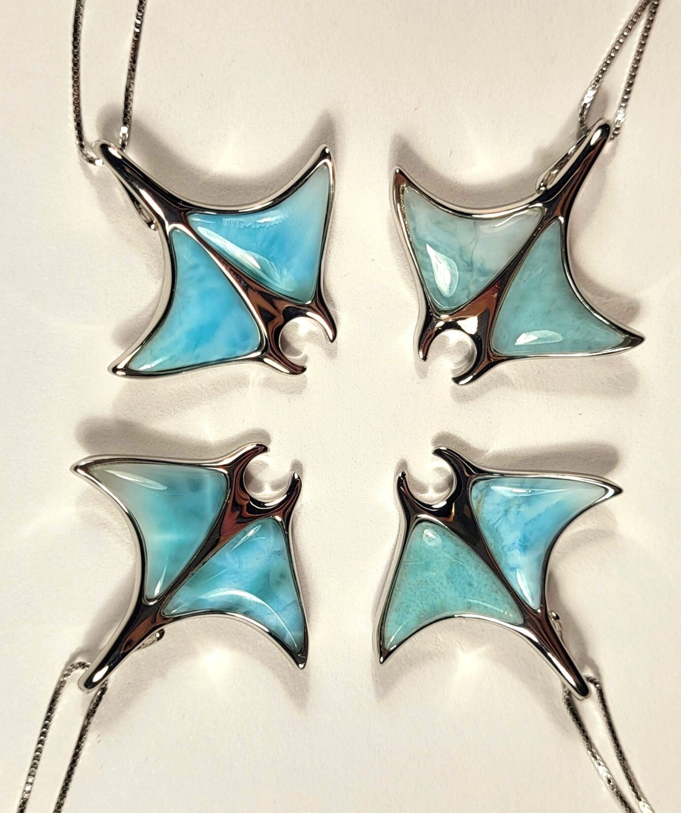 Larimar Manta Ray Pendant in Sterling Silver 925 + 18″ Silver Necklace Chain