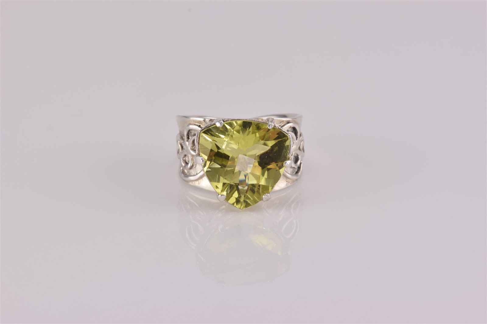 Sterling Silver Trillion Yellow Citrine Scrolled Hammered Band Ring 925 Sz: 6
