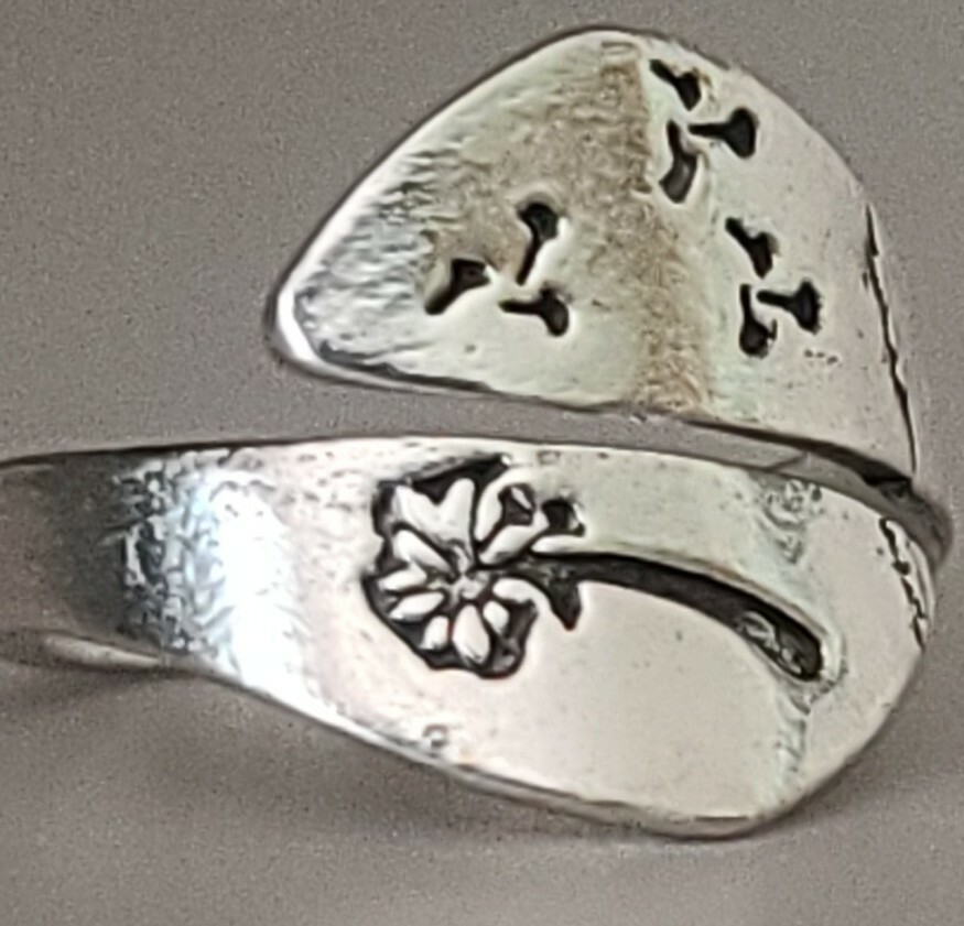 Handcrafted ~ Silver ~ Twisted Band ~ Dandelion Ring ~ Adjustable