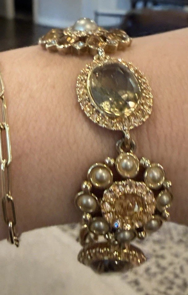 Vintage CAROLEE Gold Tone Oval Gray Crystal & Faux Pearl Link Bracelet 7in