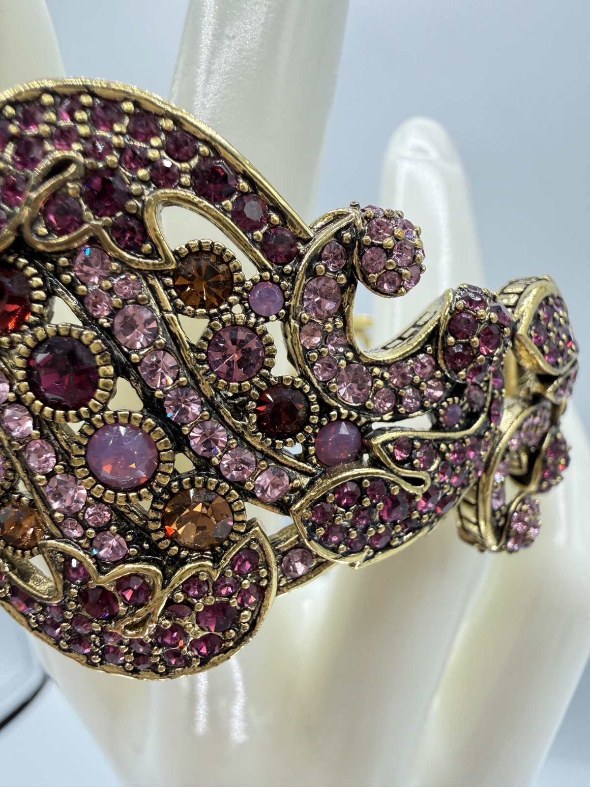 HEIDI DAUS “CAPTIVATING CARRIE” CRYSTAL HINGED BANGLE BRACELET–RET $179 NWT