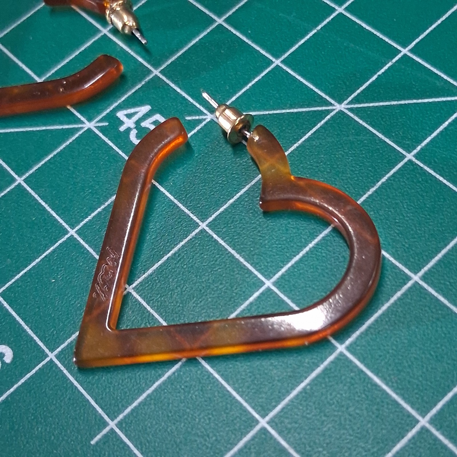 ME% Transparent Brown Tortoise Shell Plastic Heart Shaped Open Hoop Earrings