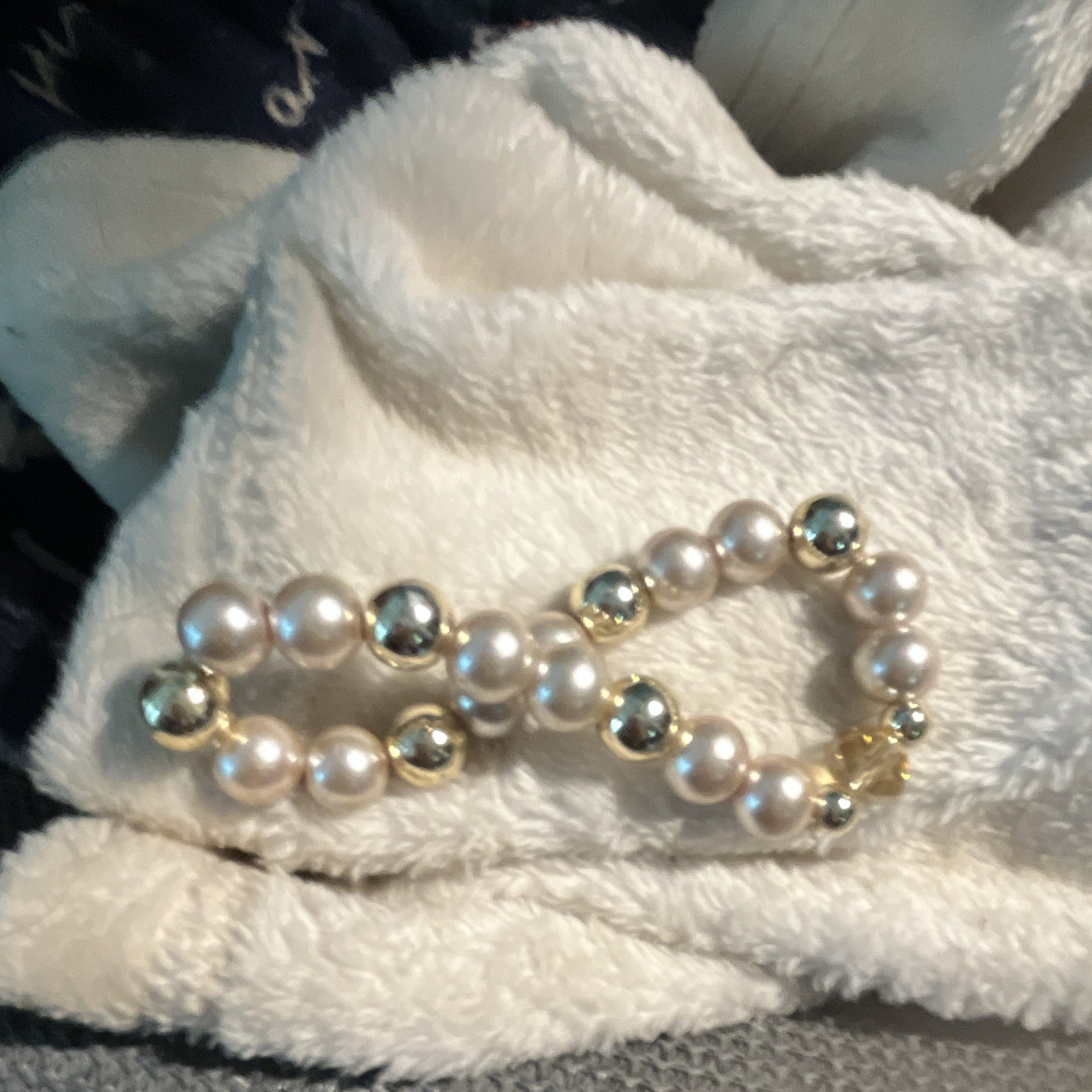 White Round Pearl Beaded Stretch Bracelet w/ Gold Tone Beads, Stackable