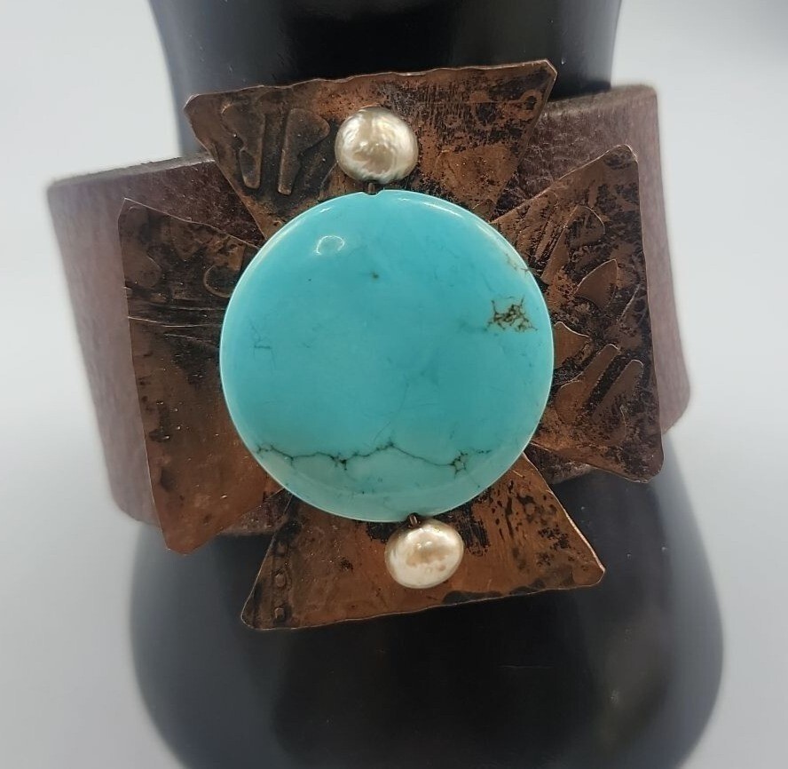 Turquoise Copper Cross Pebbled Leather Bracelet 7.5″ 36mm Wide VTG Pearl Accents