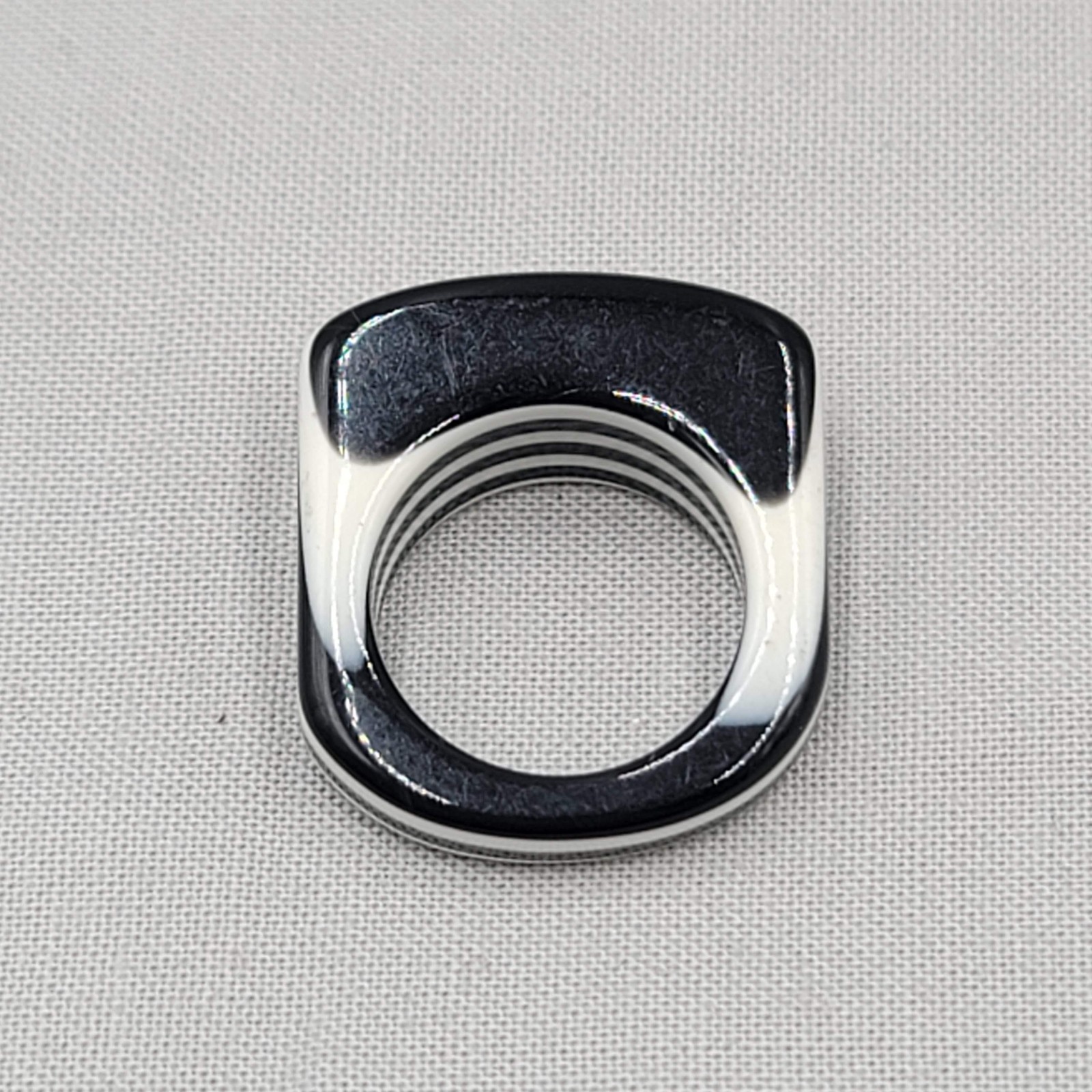 Black White Striped Acrylic Fashion Ring Size 7