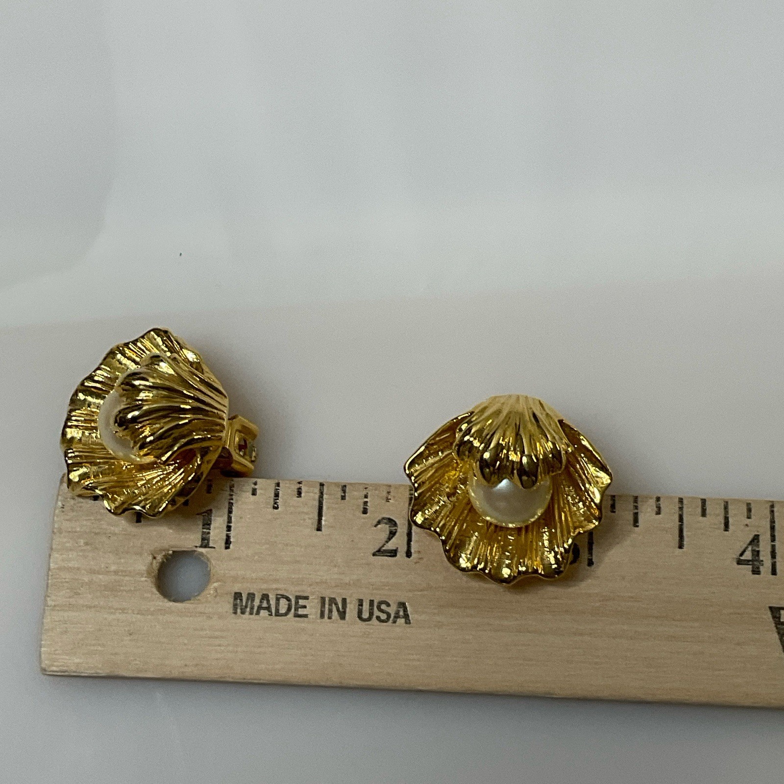 Vintage Ivana Trump Clam Shell Pearl Earrings Signed 80s Runway Statement