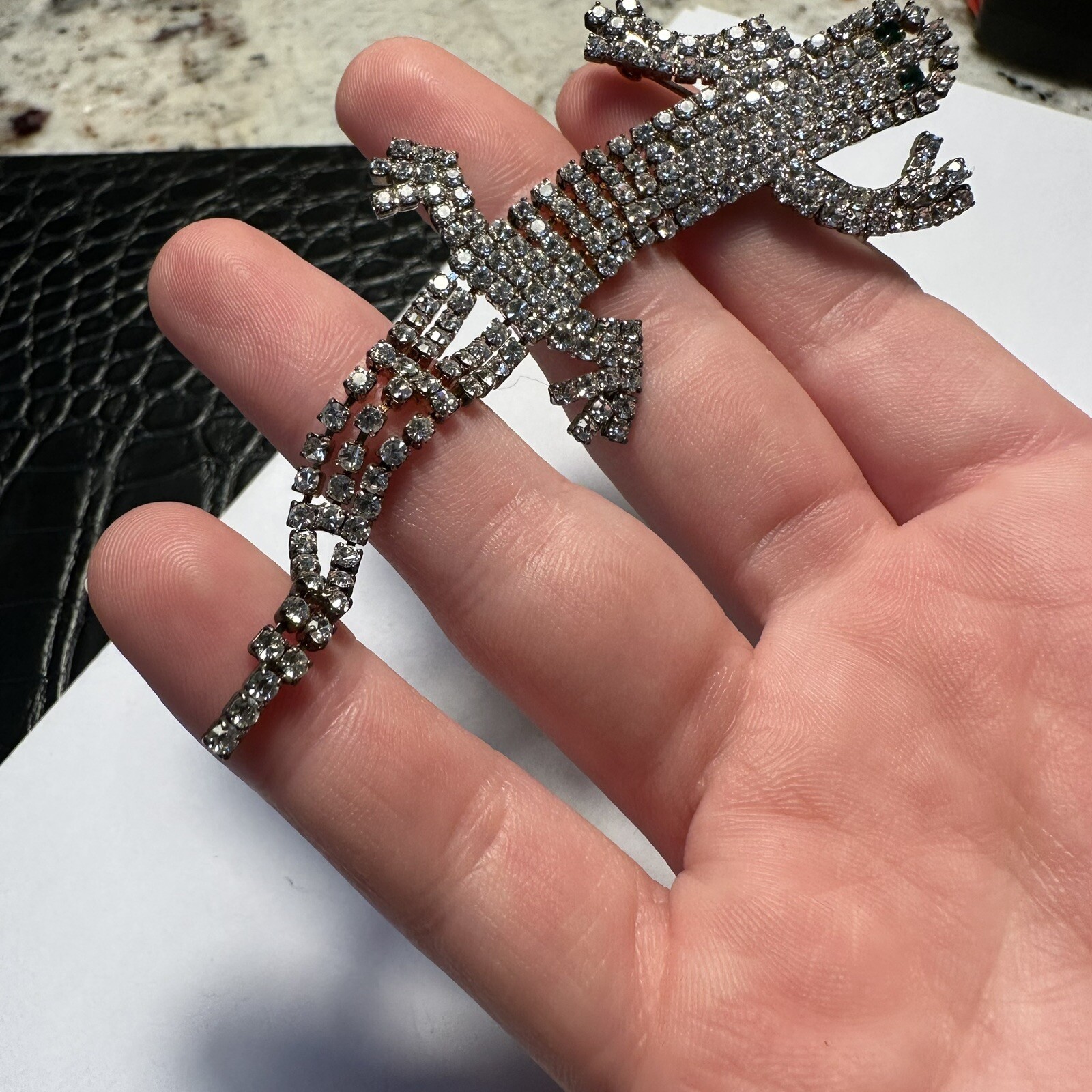 Prong Set Rhinestone Novelty Lizard Brooch Pin With Green Eyes