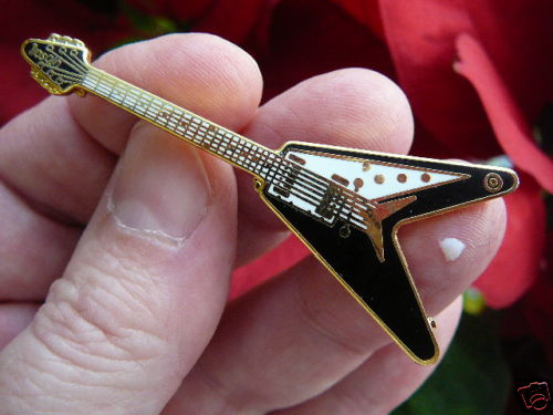 (M-304-A) black red gold white GIBSON FLYING V Electric Guitar clasp pin JEWELRY