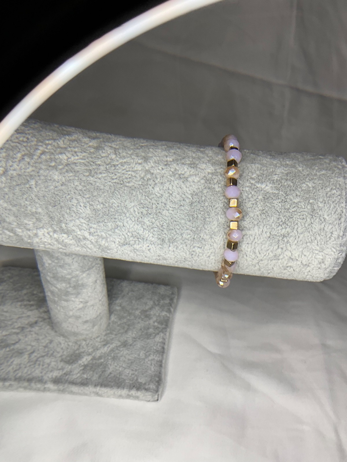 Set of 8 Gold & Champagne Beaded Stackable Bracelets – Excellent Condition