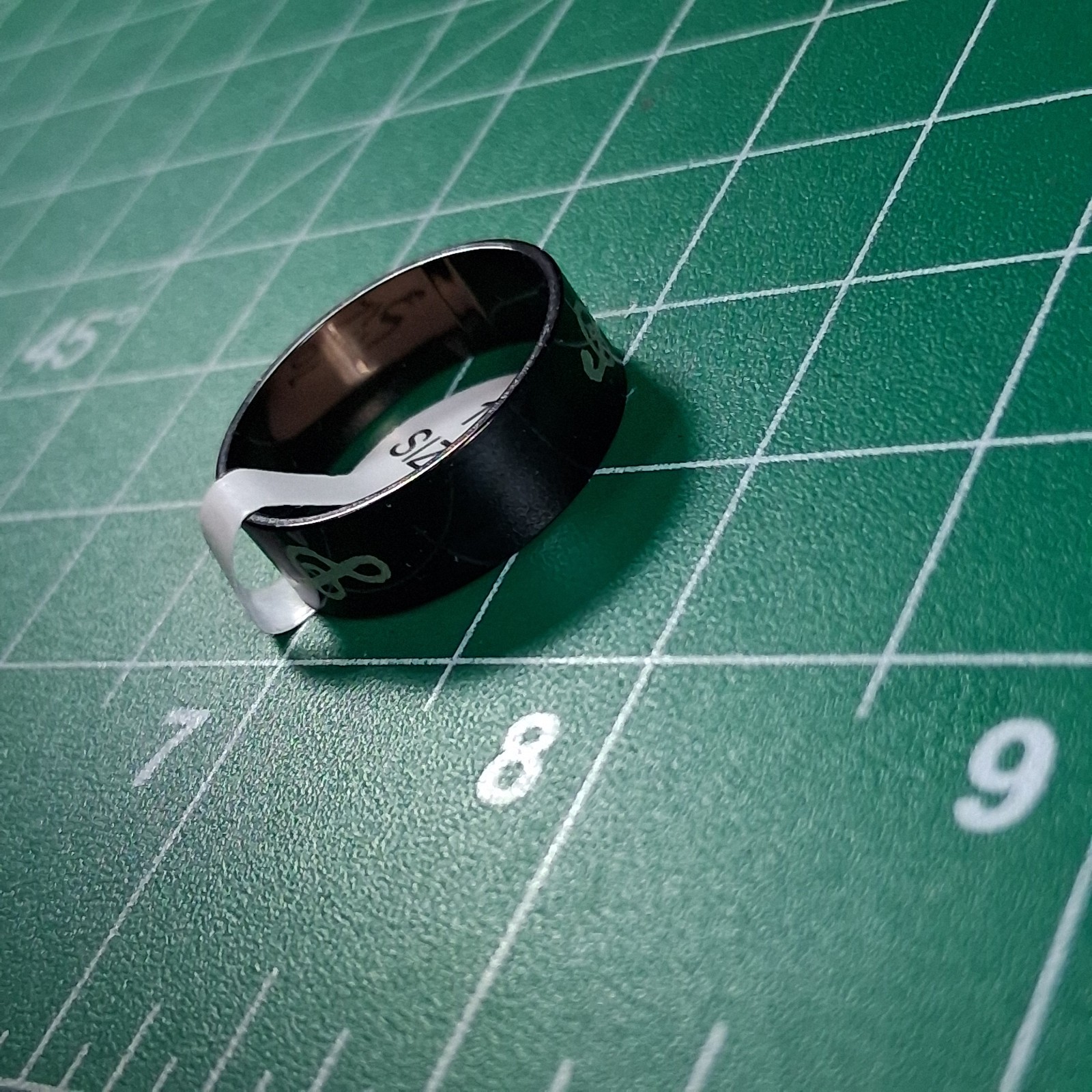 Glossy Black Stainless Steel Size 10 Etched Music Note Design Band Ring