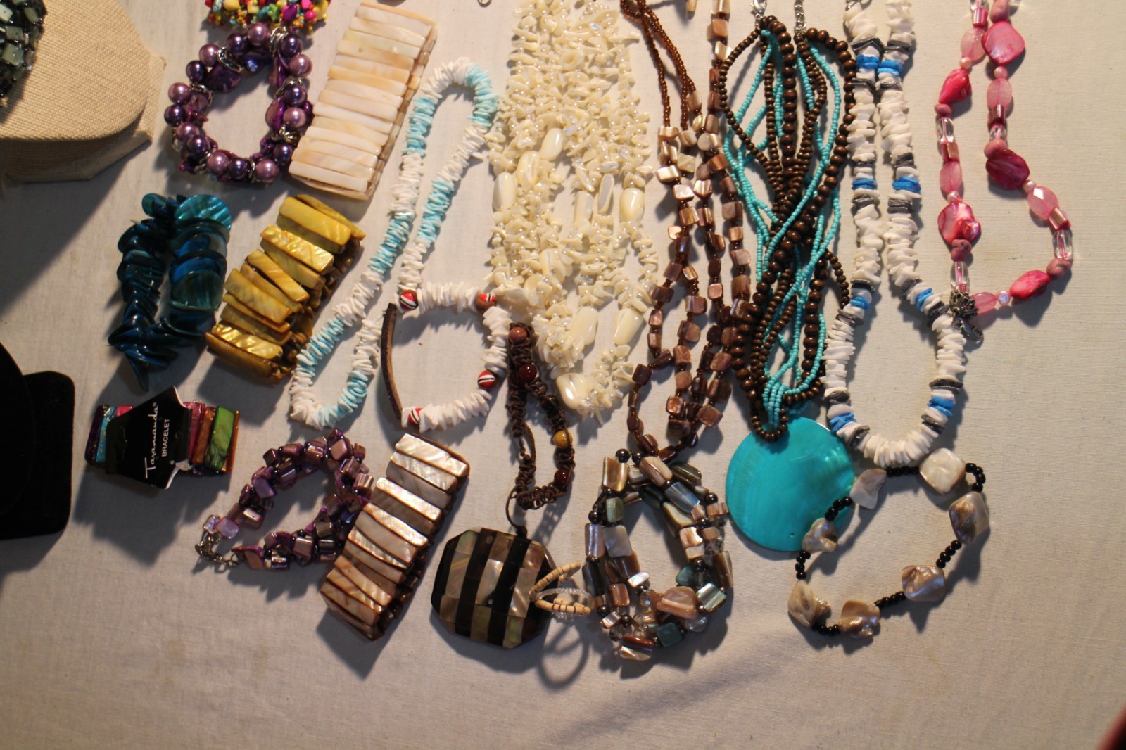 SHELL COSTUME JEWELRY LOT — 4 LBS. 6 OZ.