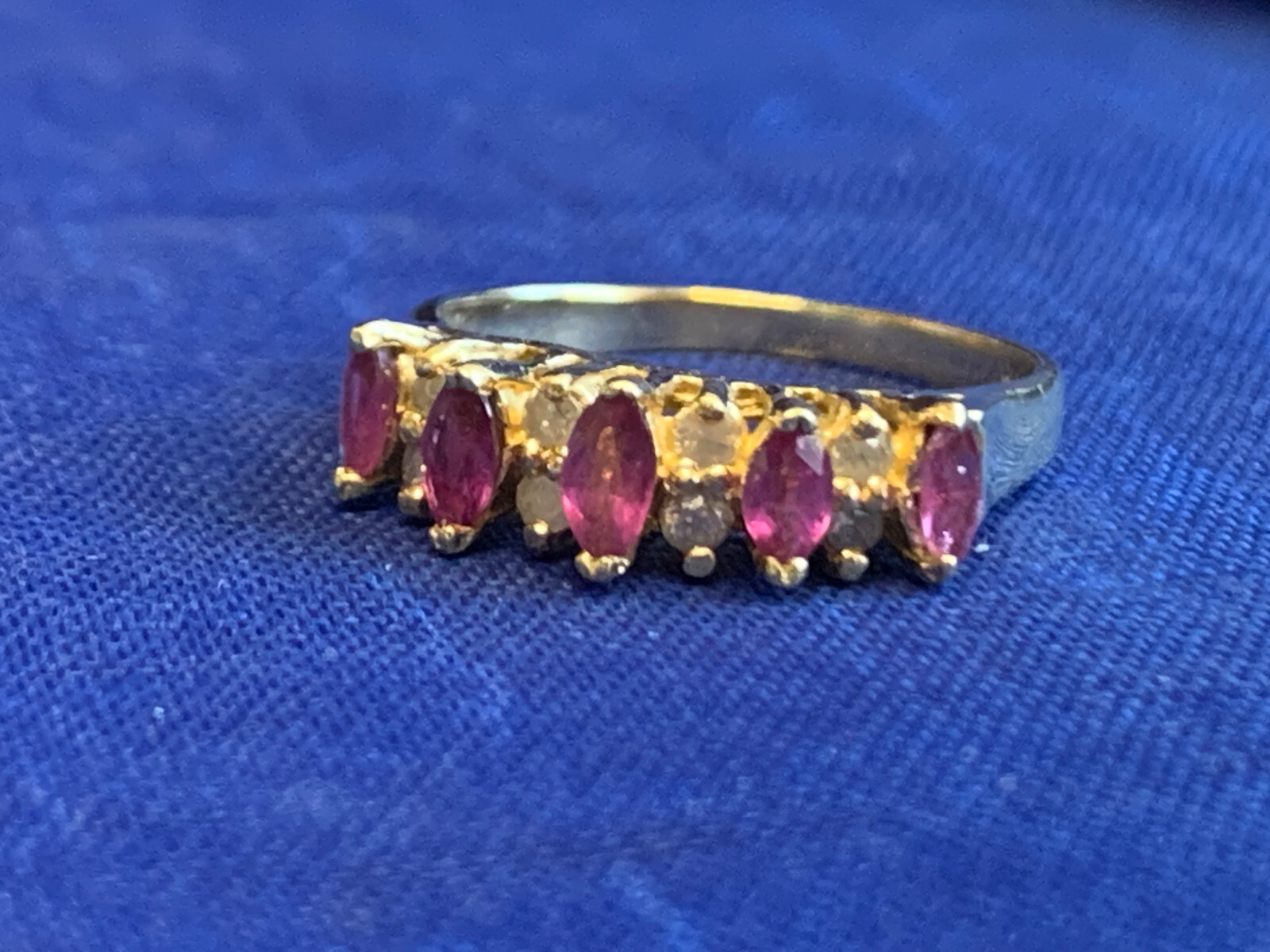 14K Yellow Gold Ring 2.5g Fine Jewelry Size 5.25 Band Ruby & Clear Color Stones