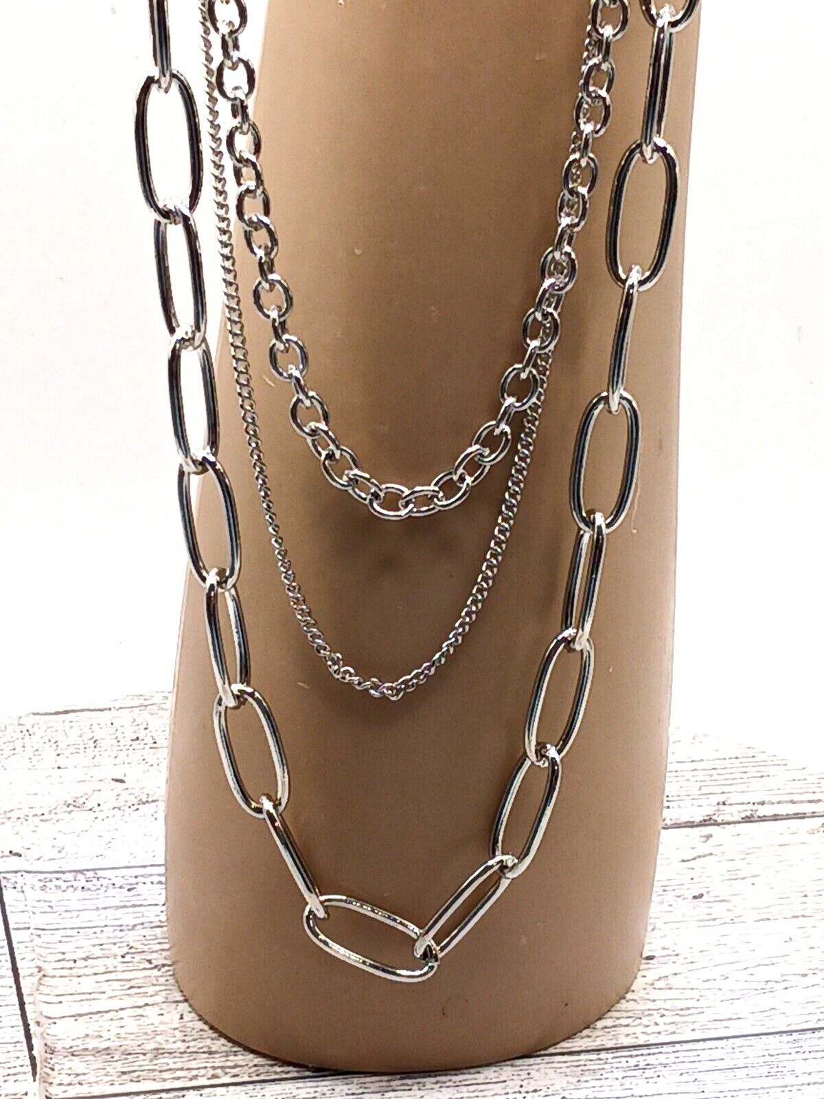 LAYERED LINK CHAIN NECKLACE 15.5″ – 20.5″ IN SILVERTONE