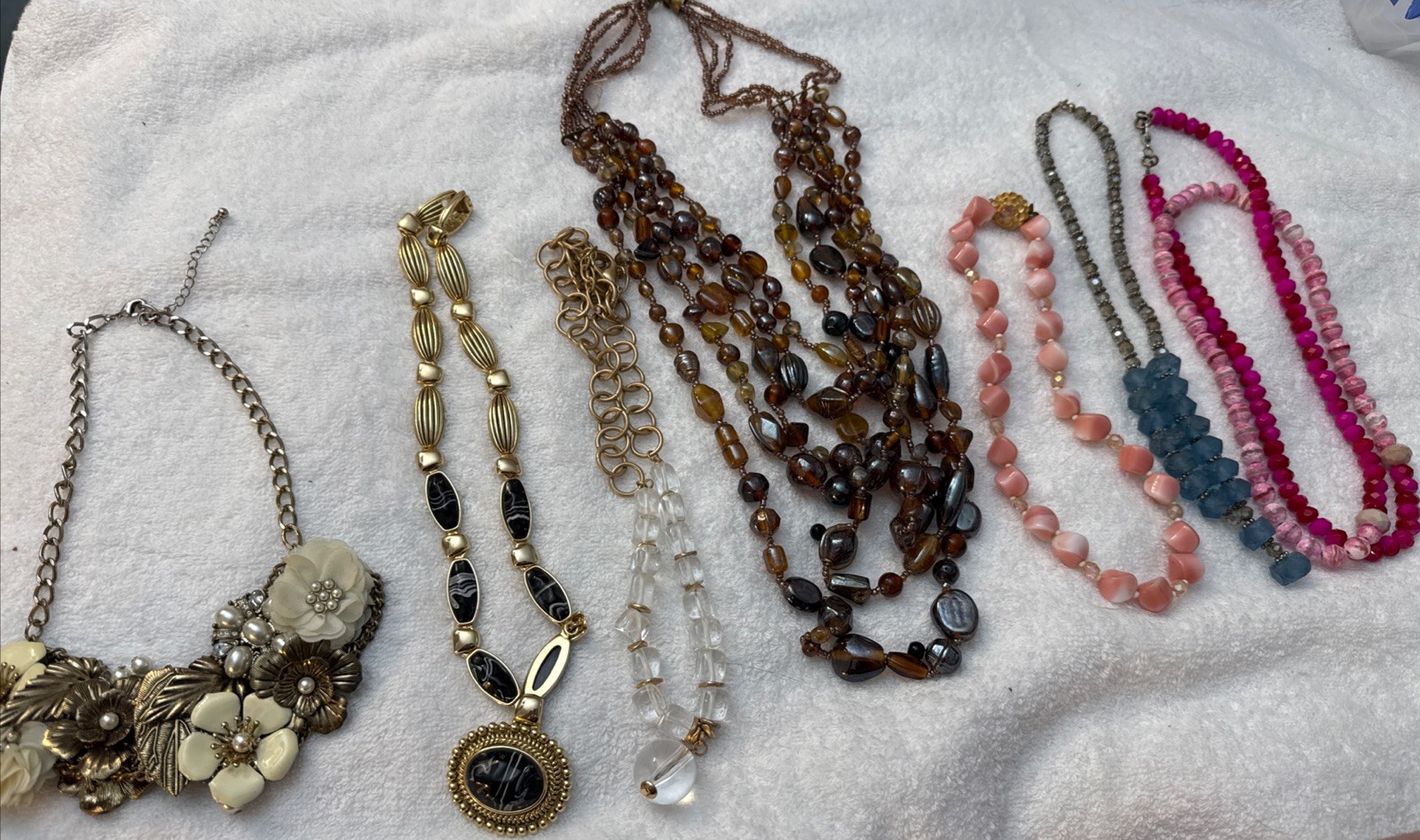 Lot of 7 Nice Necklaces. No plastic, All metal, Stones, Glass. I’ve had resin.