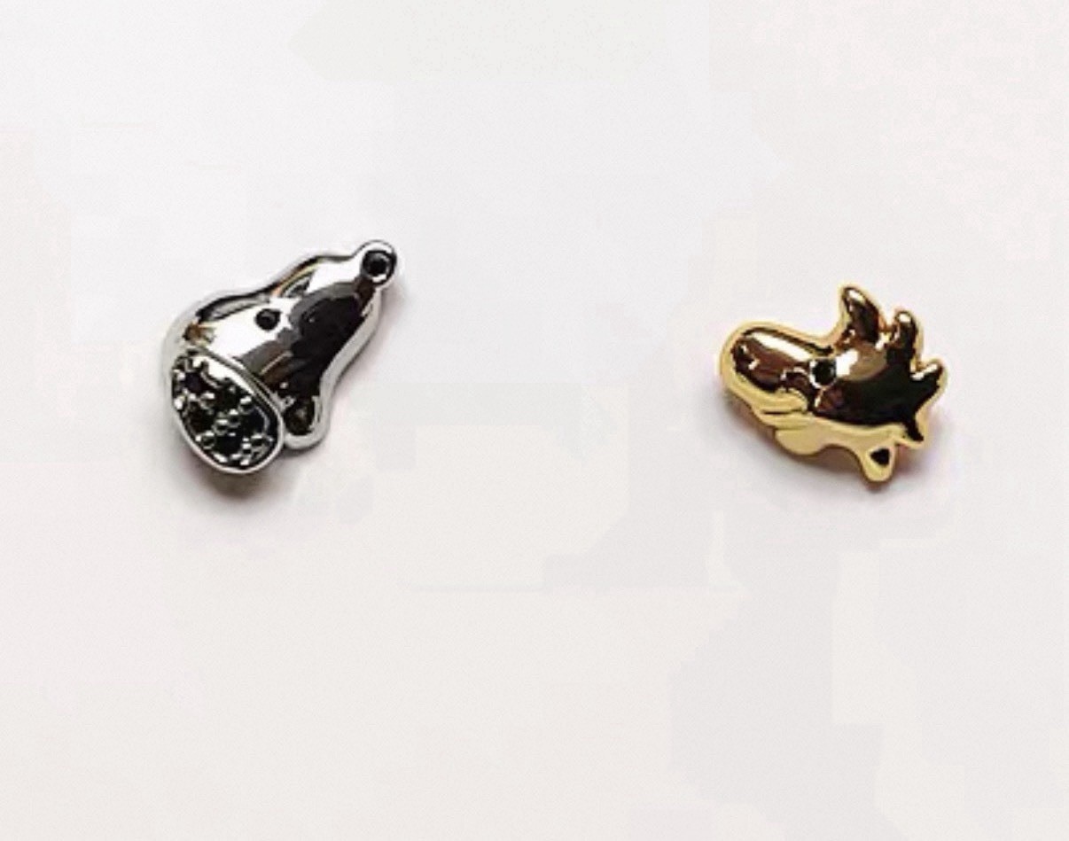 Peanuts x Kate Spade Snoopy Asymmetrical Studs Earrings. New! In Gold & Silver🤩
