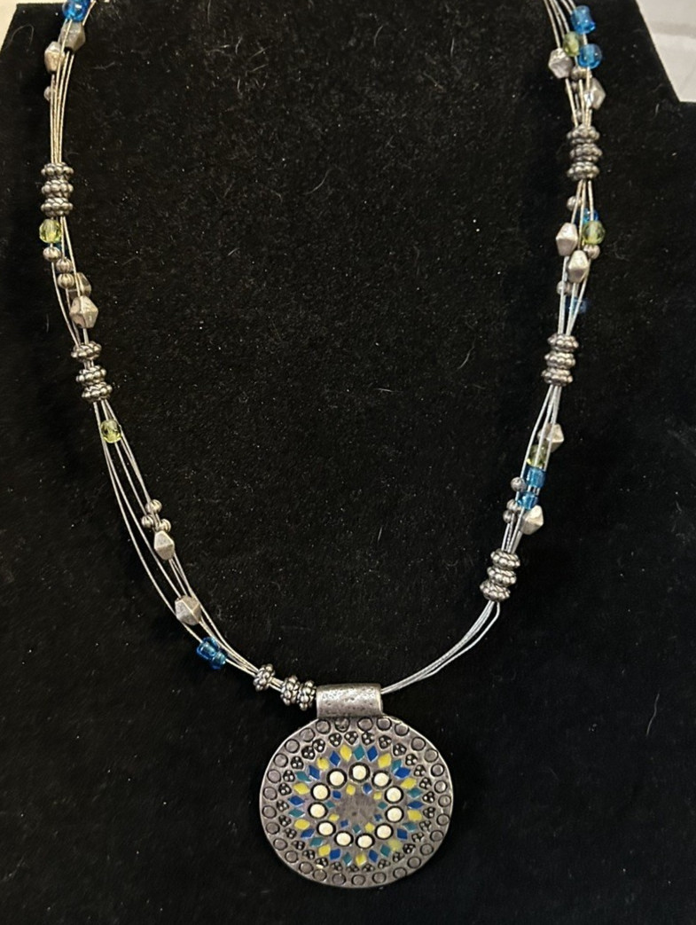 Chicos Necklace Round Pendant And Silver Spacer Beads 19.5 in