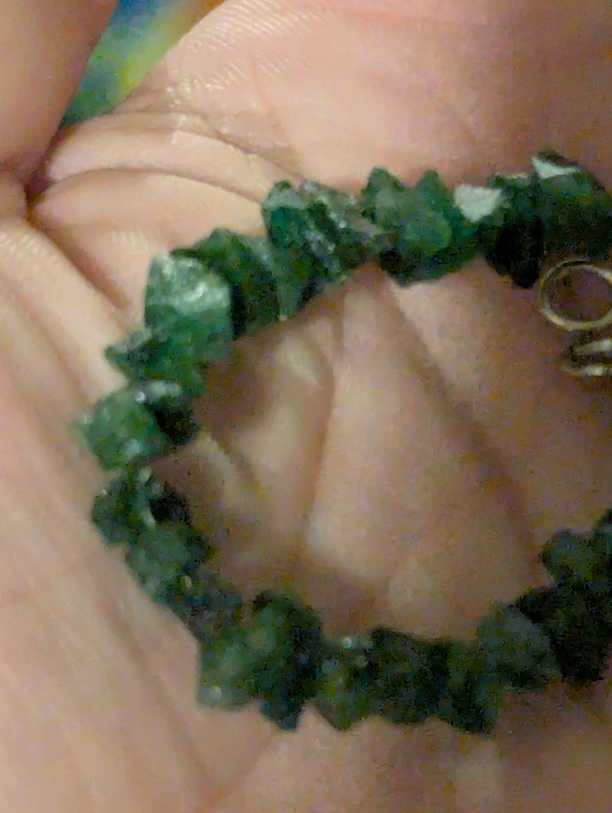 Short Emerald Bead Bracelet 5 In