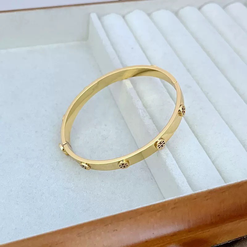 New Tory Miller Stud Hinge Bracelet , 7mm Medium, The inner diameter about 6cm