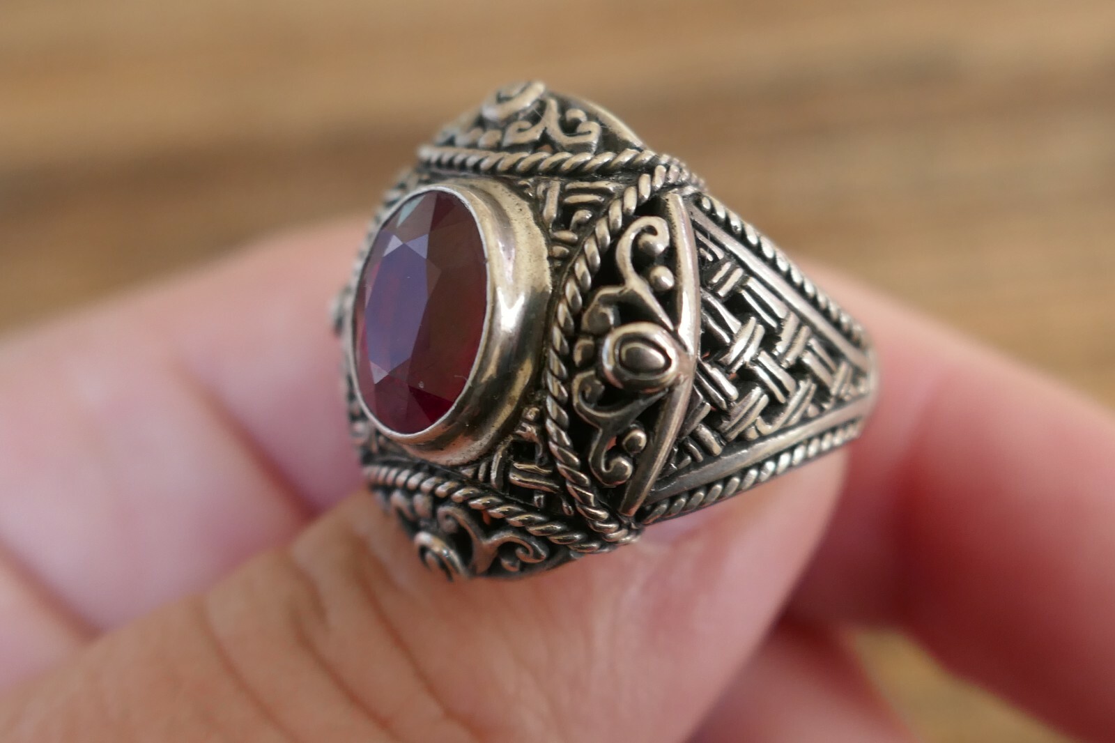 Vintage Sterling Silver & Red Stone Ring – Size 7.75 / 9.8 Grams