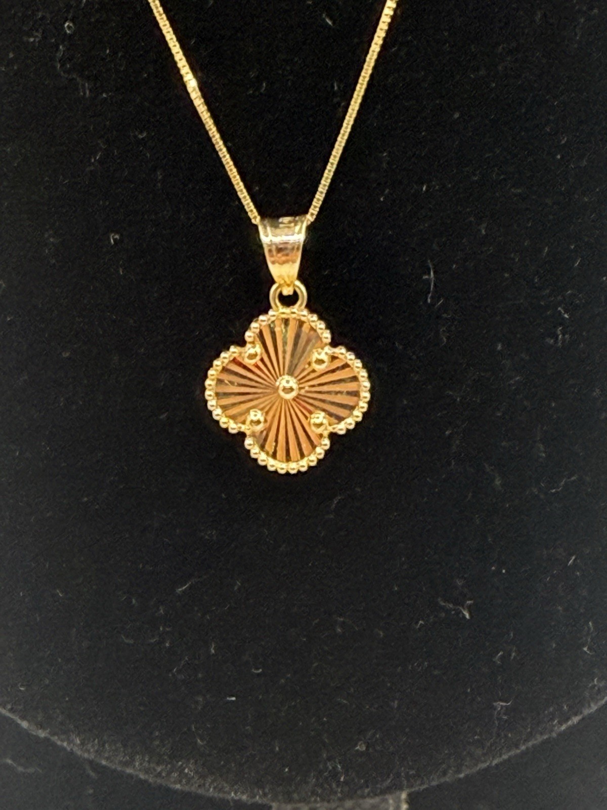 Sunbeam & Polished Reversible Bead Frame Clover 20″ Pendant Necklace in 14k Gold