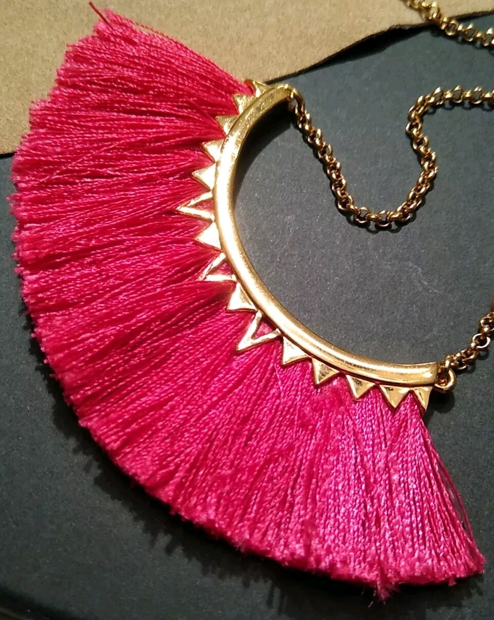 STELLA and DOT Necklace, Gold Tone, EDEN Fringe Hot Pink Color Statement!