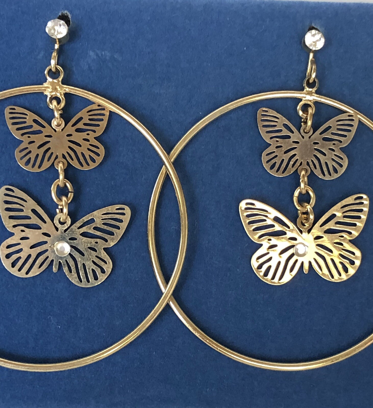 2007 Avon Gold Tone Butterfly Hoop Drop Earrings Circle Openwork Rhinestones