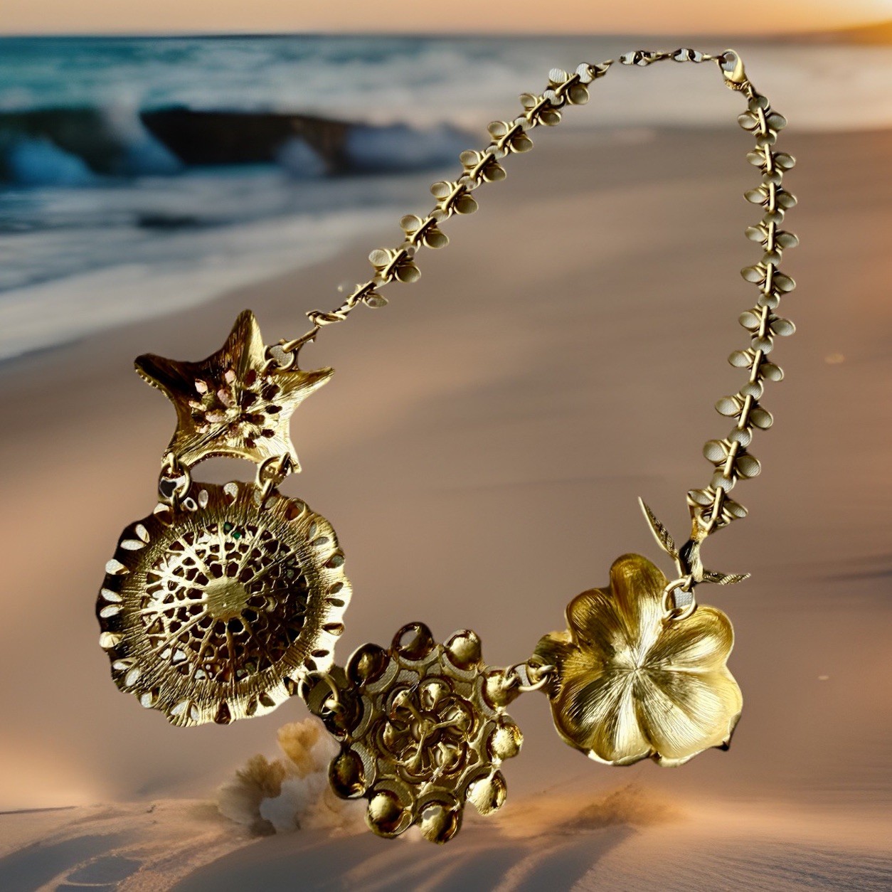 Stella & Dot Gold Tone Bird Of Paradise Retired Chunky Statement Necklace 117g