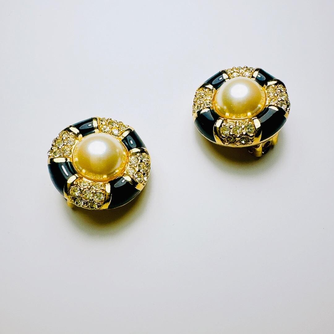 Christian Dior Pearl Crystal Earrings Black White Gold Round Vintage 0.7in