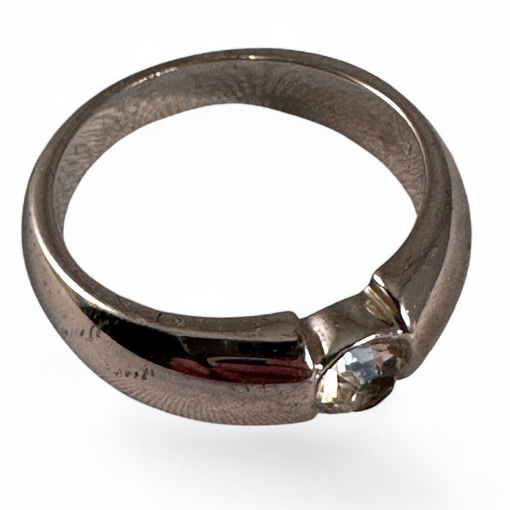 Unbranded Solitaire Ring Women Size 8 Silver Clear Good Tension Set Minimalist