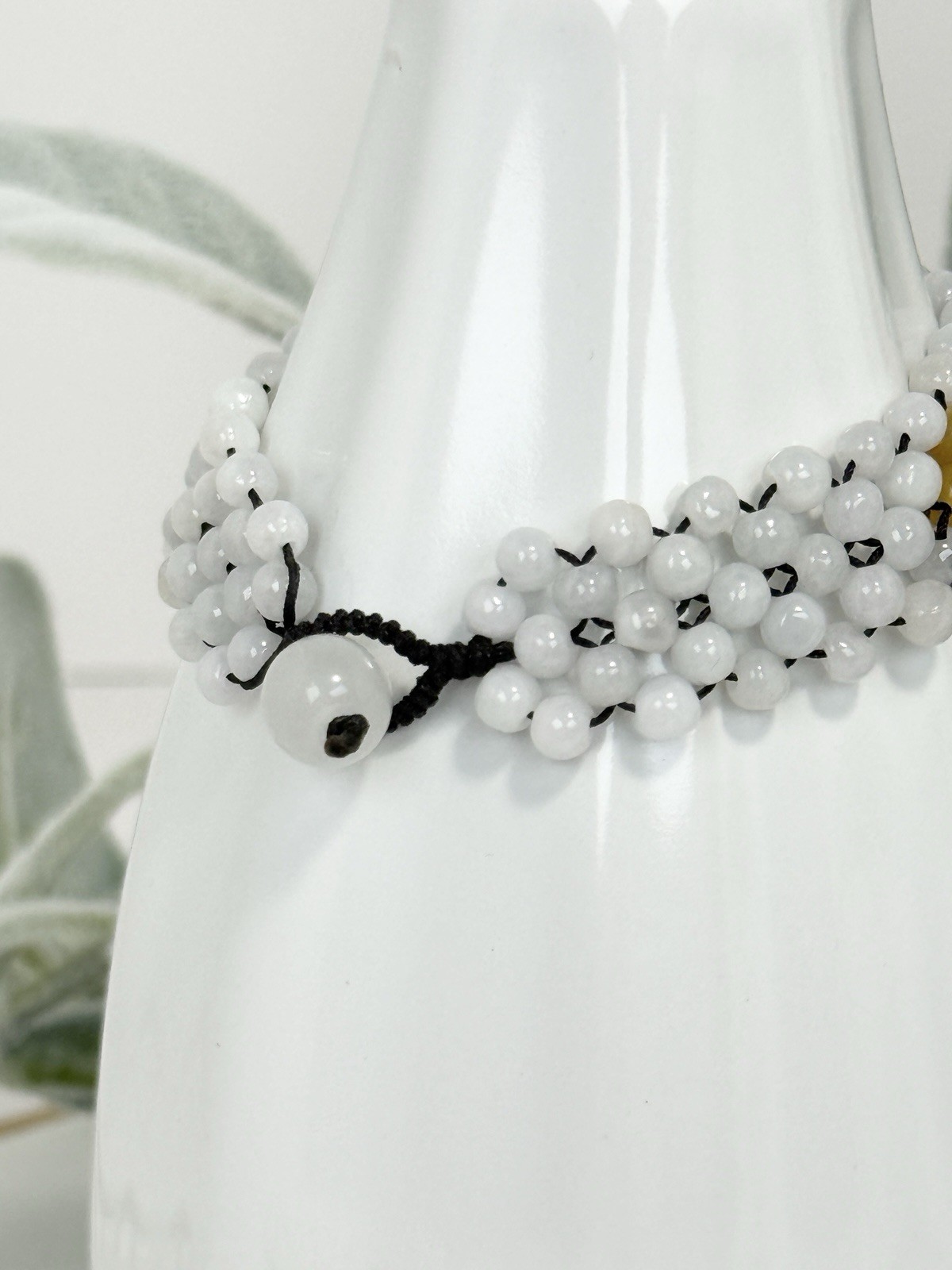 Jadeite White/Yellow Bead Bracelet Size: 6IN Width: 15/4MM