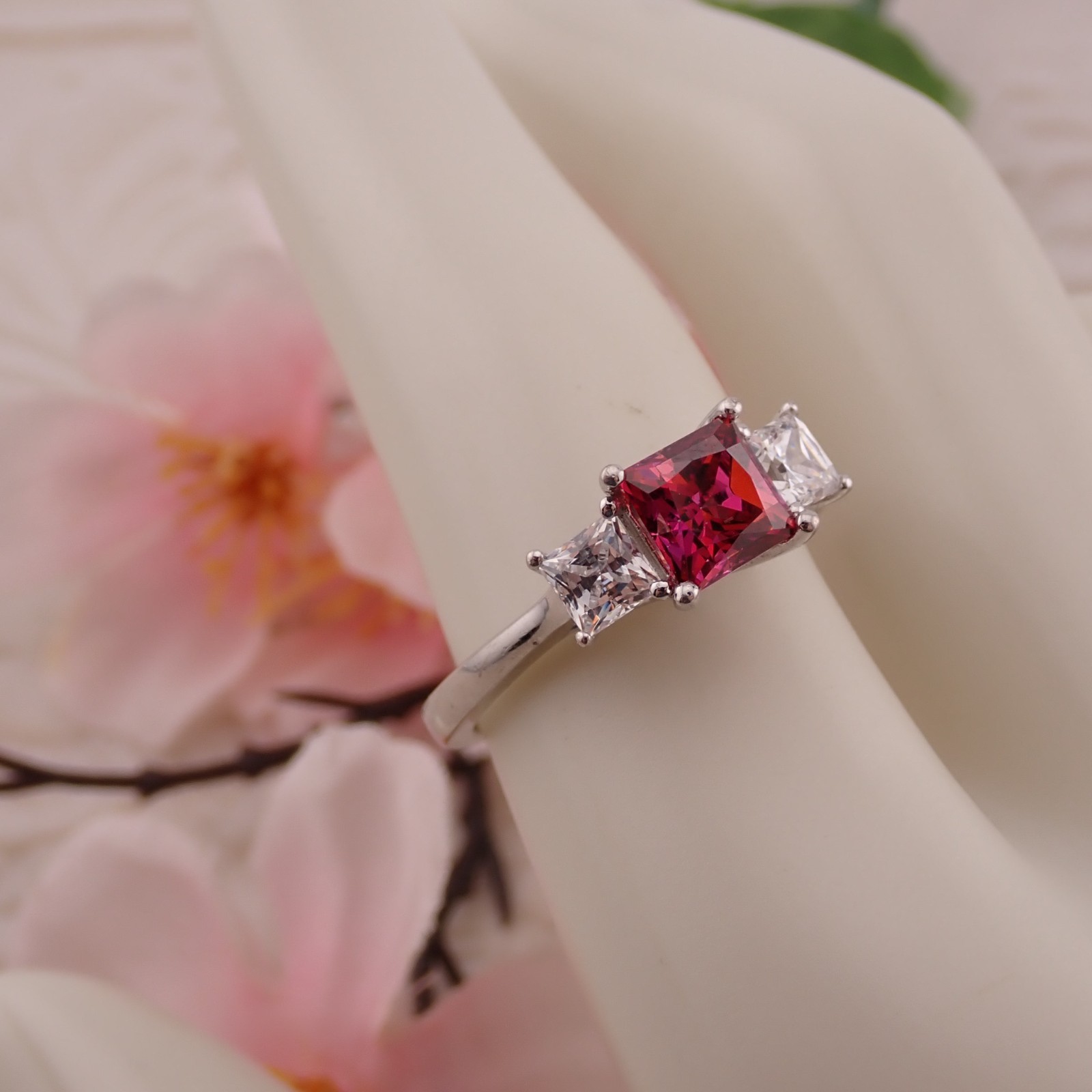 Berricle Simulated Ruby Clear CZ Sterling Silver Size 8 Ring Weighs 3.8 grams