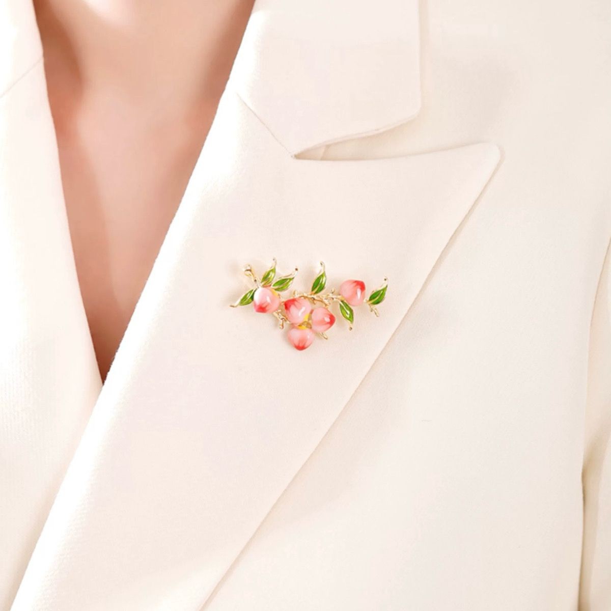 Enamel Peach Fruit Brooch Elegant Design Women’s Lapel Pin